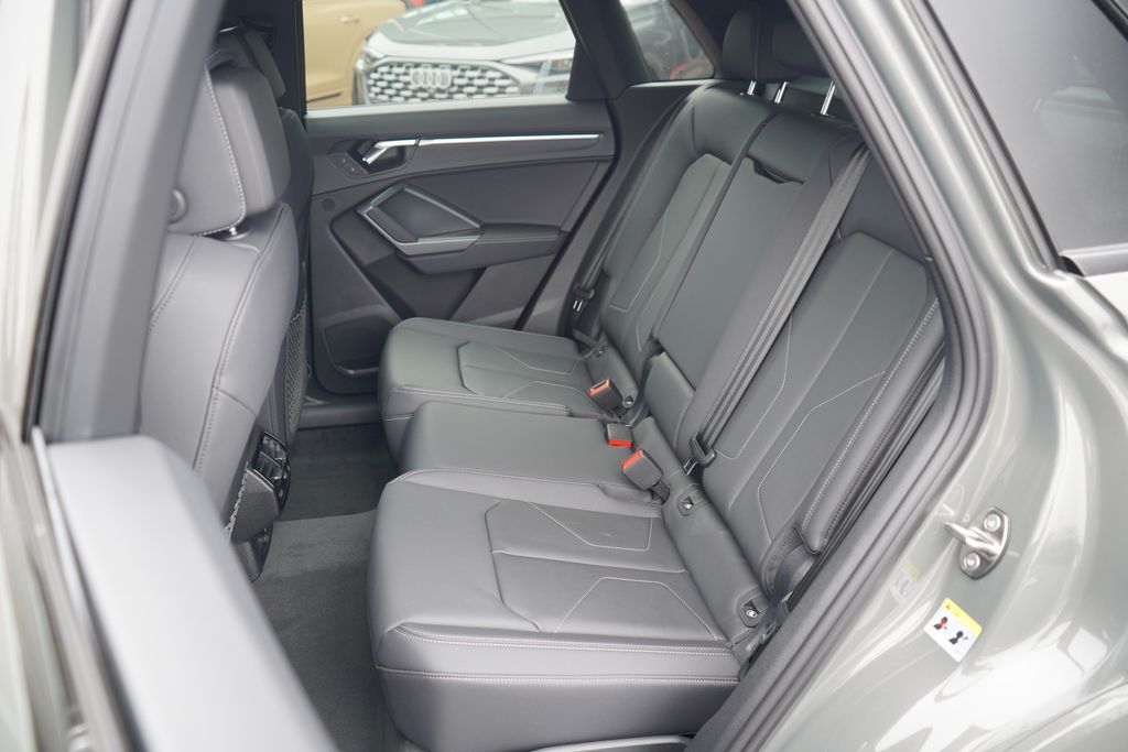 Thumbnail: 2025 Audi Q3 - 5