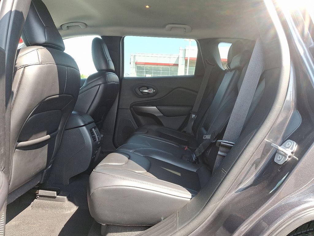 2019 Jeep Cherokee Latitude 10