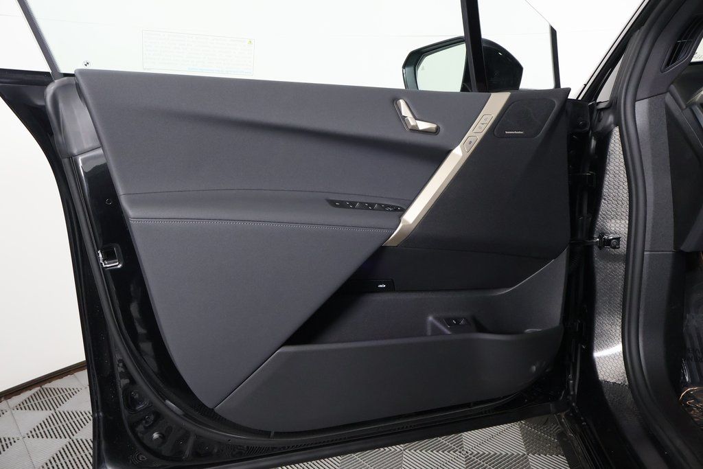 Thumbnail: 2026 BMW iX - 7