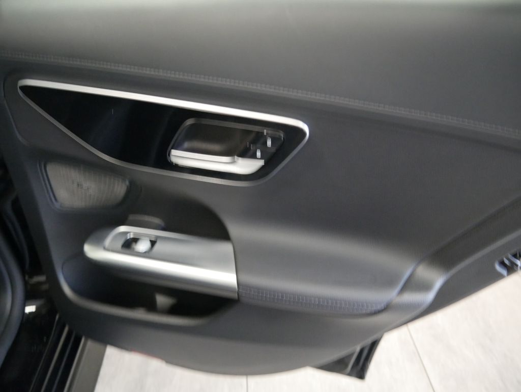 Thumbnail: 2023 Mercedes-Benz C-Class - 29