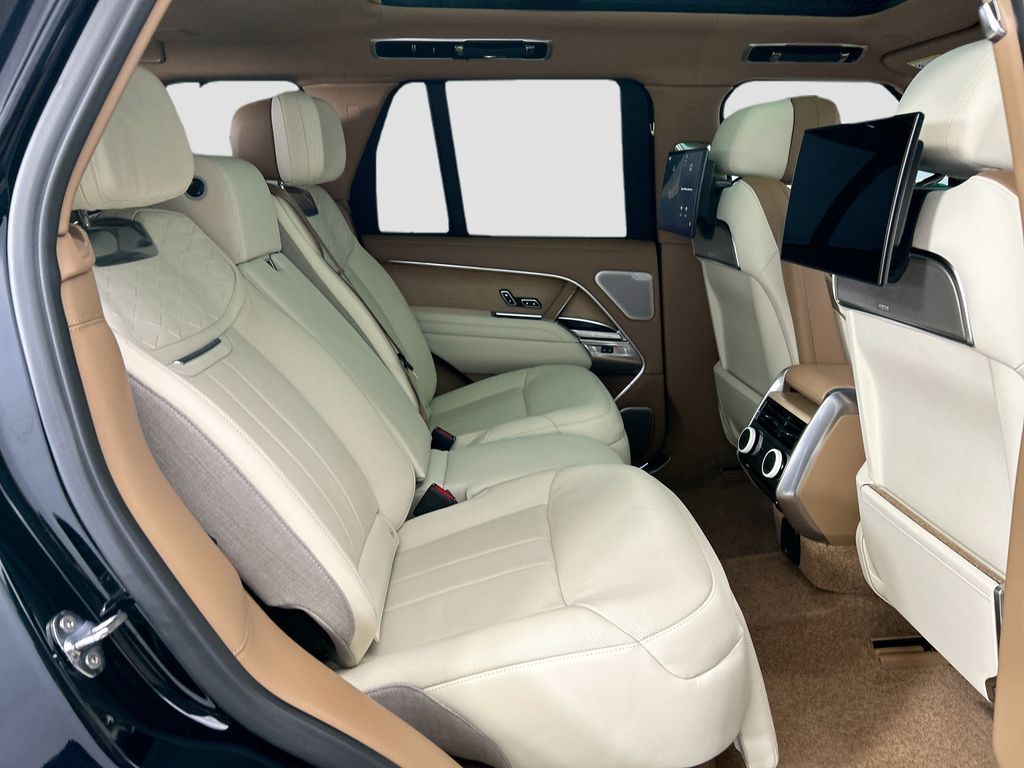 Thumbnail: 2023 Land Rover Range Rover - 21