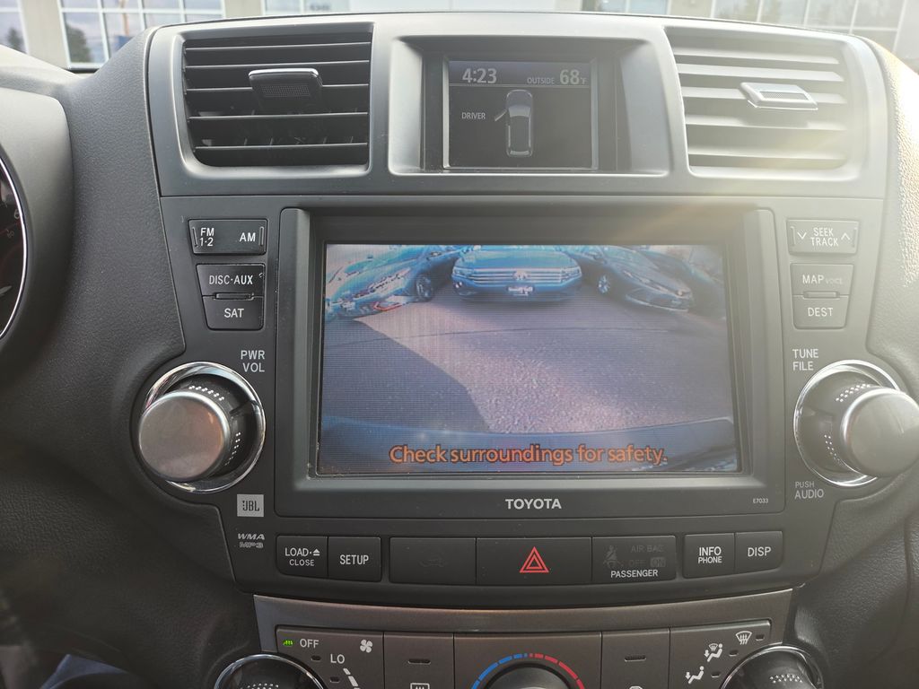 2011 Toyota Highlander SE