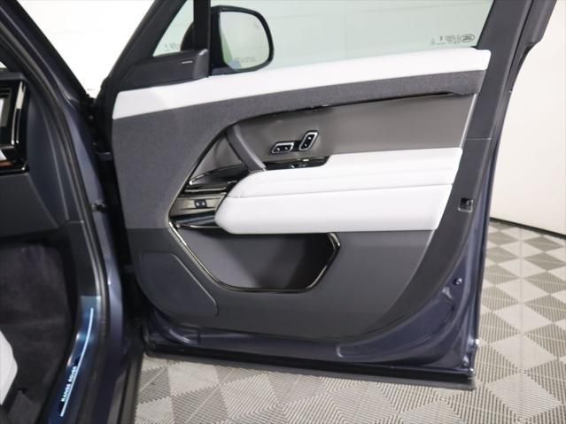 Thumbnail: 2026 Land Rover Range Rover Sport - 26