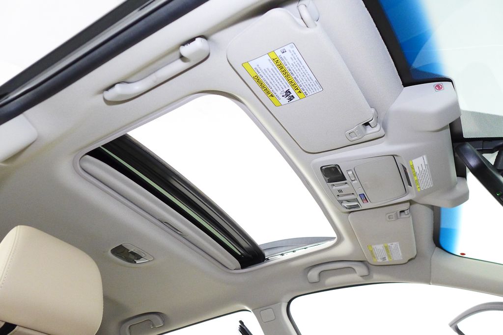 Thumbnail: 2017 Subaru Outback - 18