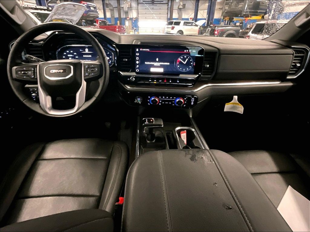 2023 GMC Sierra 1500 — photo 21