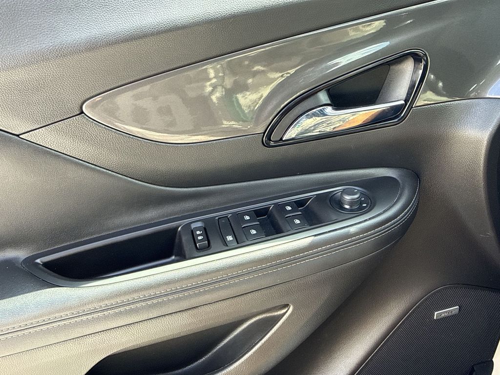 Thumbnail: 2018 Buick Encore - 29