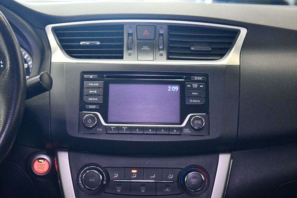 Thumbnail: 2015 Nissan Sentra - 18