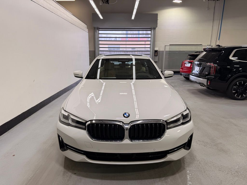 Thumbnail: 2023 BMW 5 Series - 8