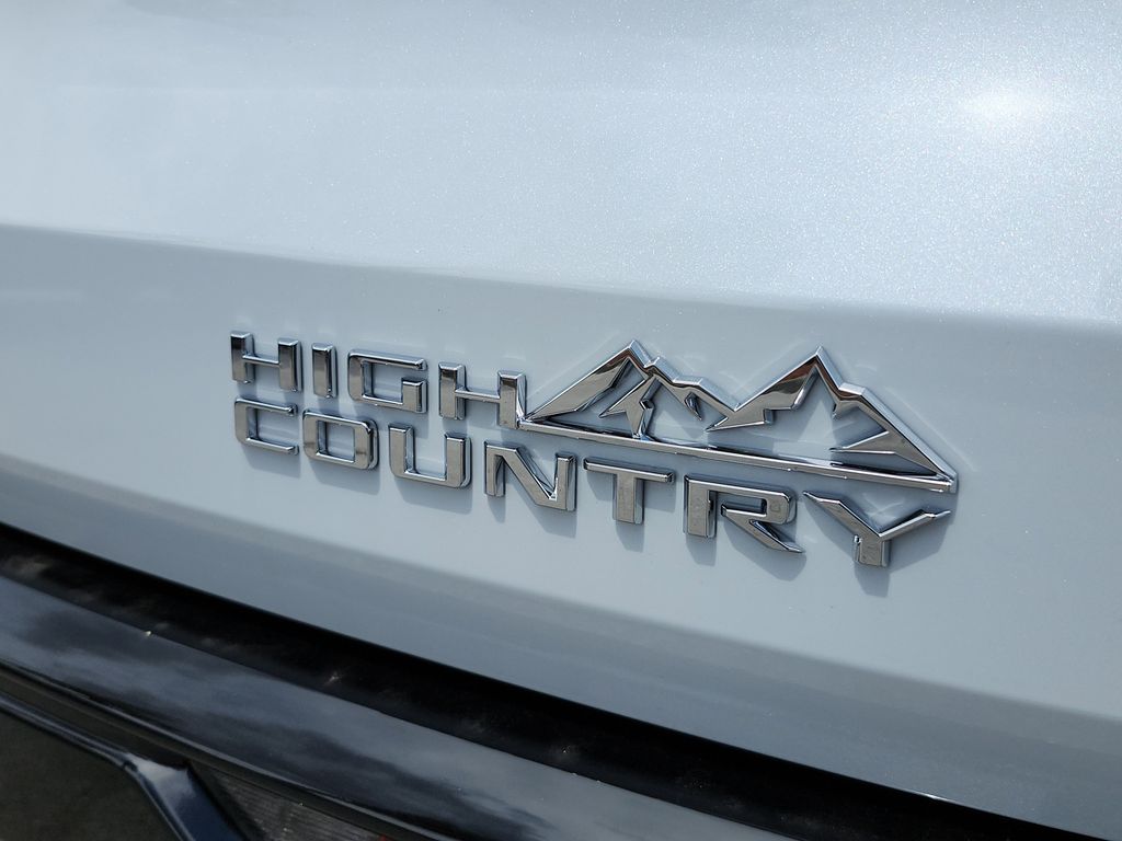 new 2026 Chevrolet Traverse car, priced at $55,995