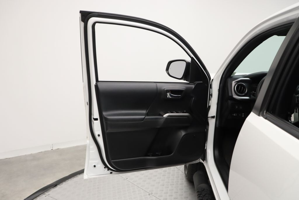 2022 Toyota Tacoma Limited 16