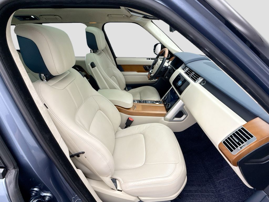 Thumbnail: 2020 Land Rover Range Rover - 21