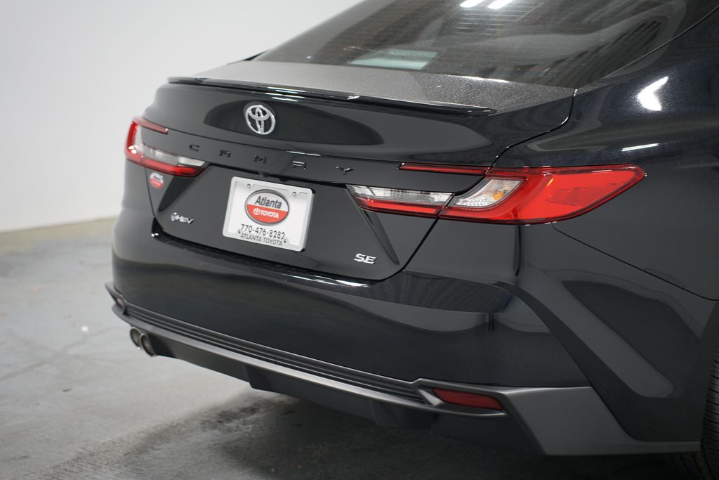 2025 Toyota Camry SE 9