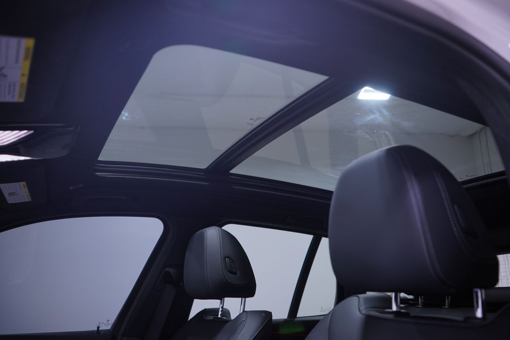 Thumbnail: 2022 BMW X3 - 8