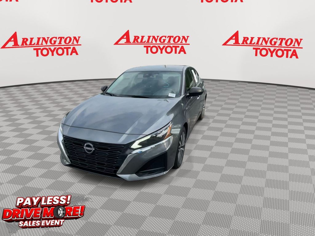 Used 2024 Nissan Altima Sedan