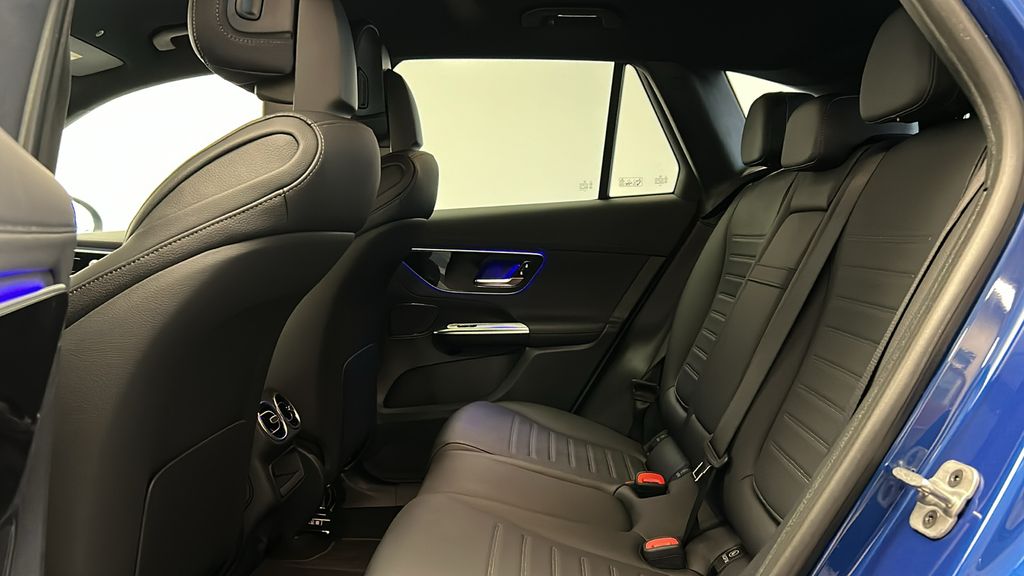 2025 Mercedes-Benz GLC 300 24