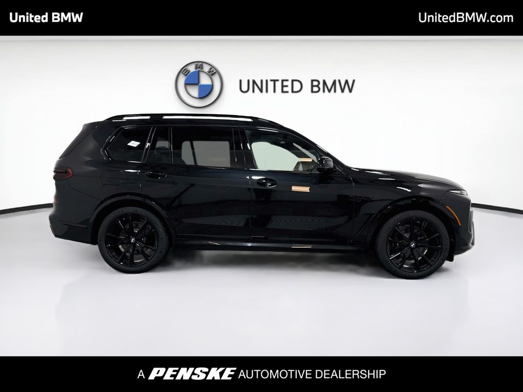 Thumbnail: 2027 BMW X7 - 4