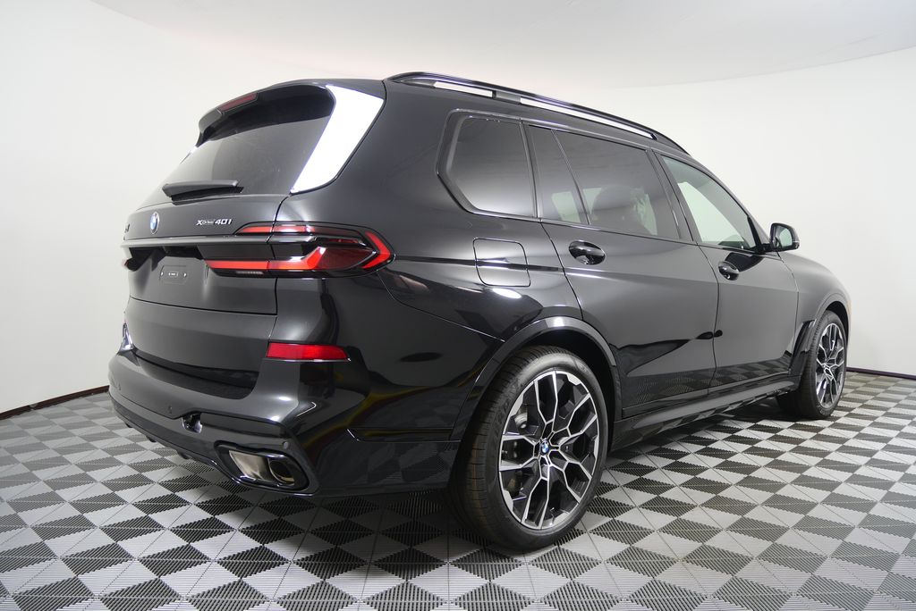 Thumbnail: 2026 BMW X7 - 3