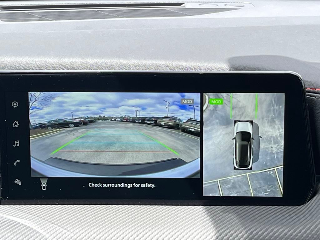 2025 Nissan Kicks SR photo