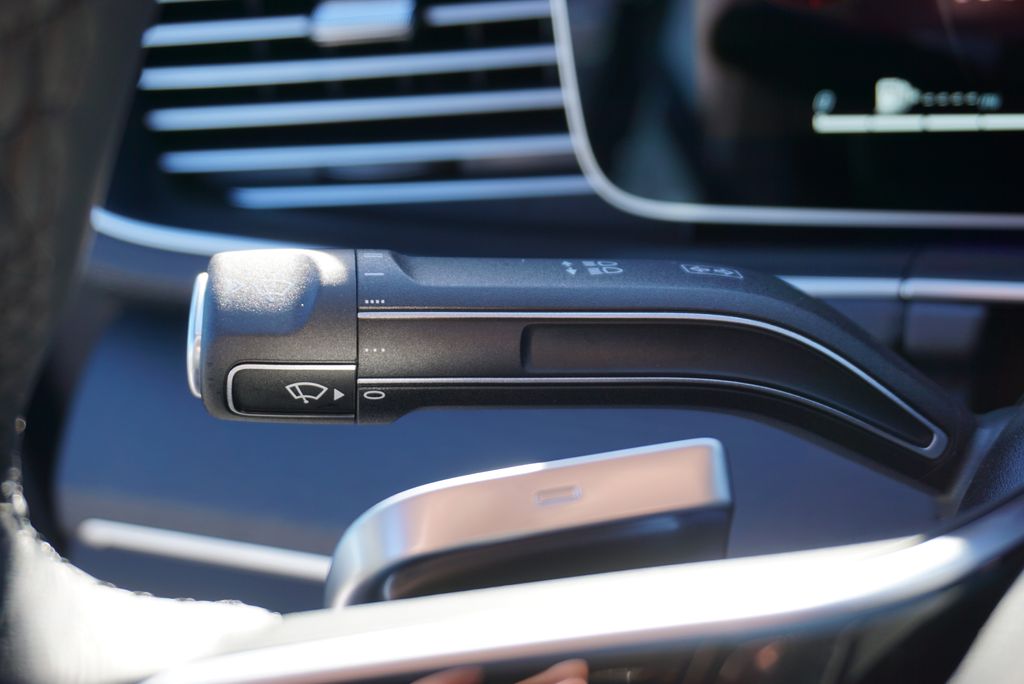 Thumbnail: 2026 Mercedes-Benz GLE - 30