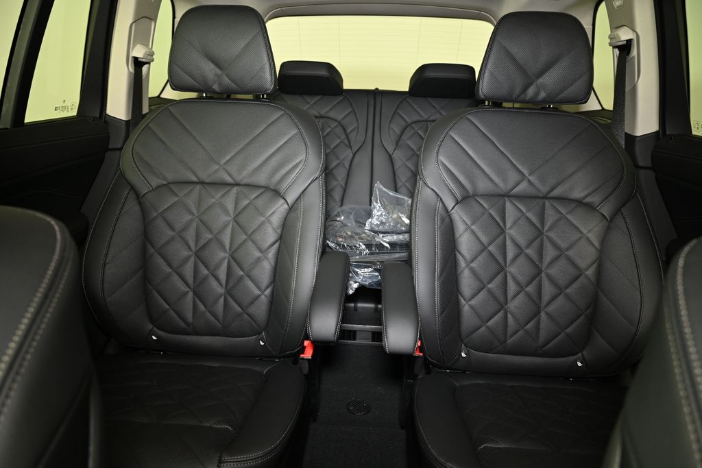 Thumbnail: 2026 BMW X7 - 25