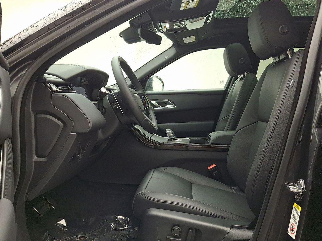 Thumbnail: 2026 Land Rover Range Rover Velar - 10