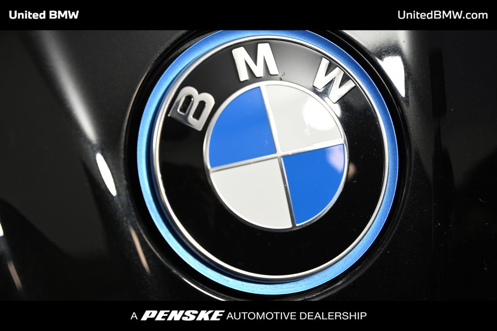 Thumbnail: 2022 BMW iX - 10