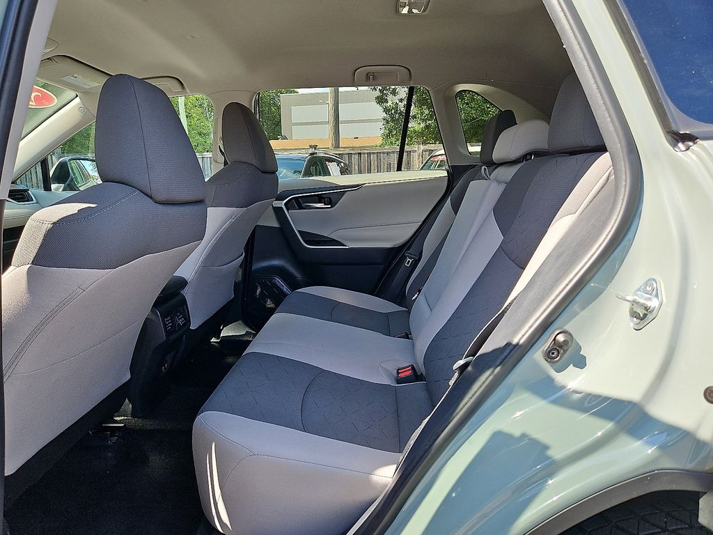 Thumbnail: 2021 Toyota RAV4 - 12