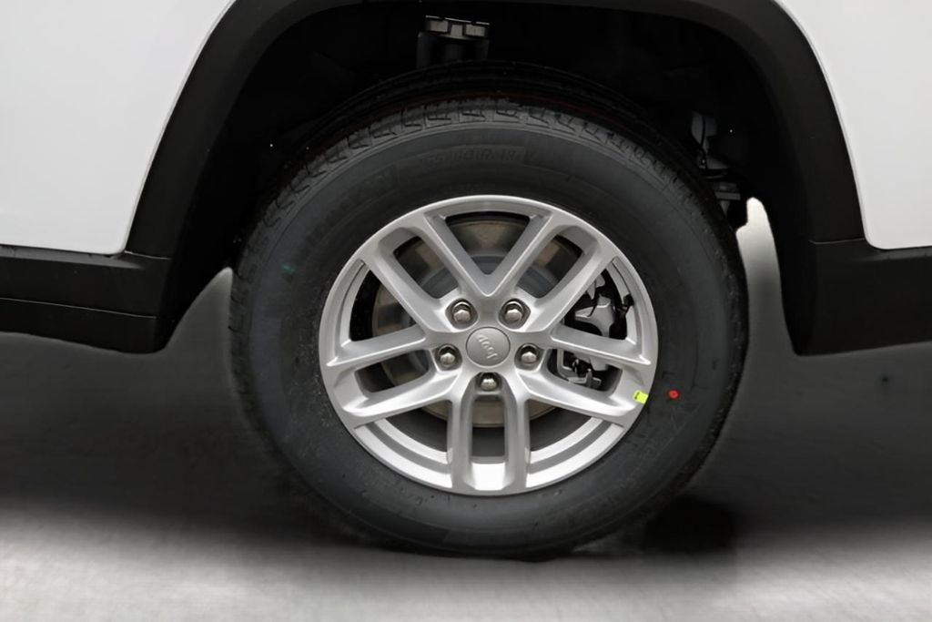 New Car 2025 Jeep Grand Cherokee L  Laredo For Sale Under $35,000 In Austin, Texas