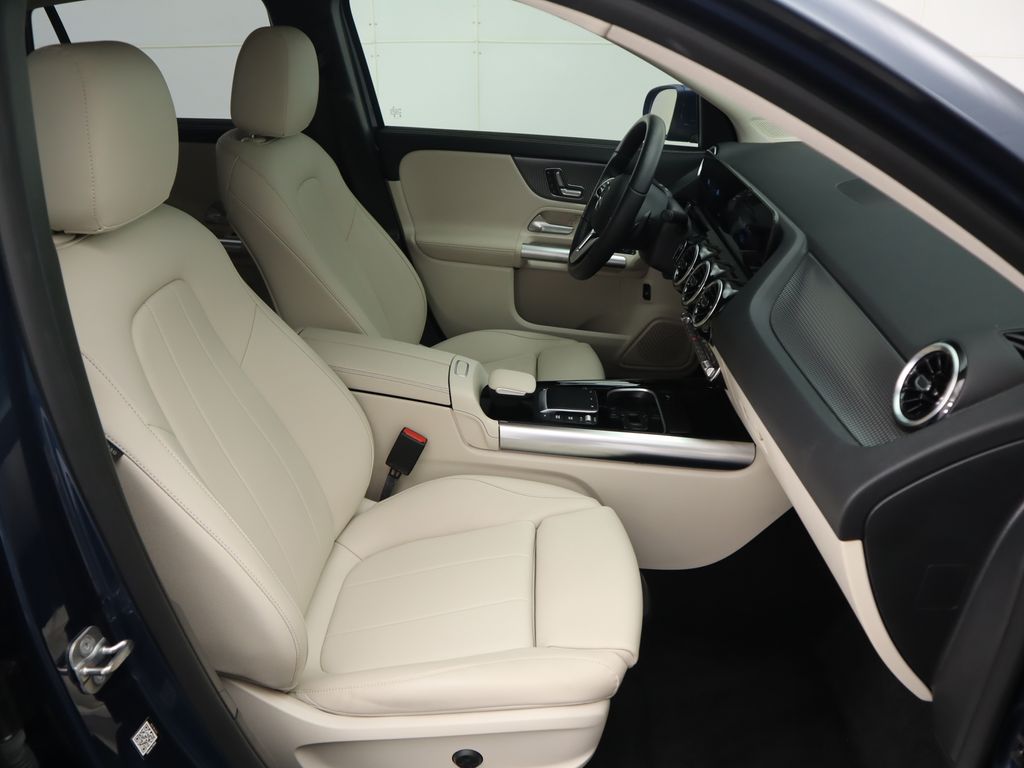 Thumbnail: 2023 Mercedes-Benz GLA - 20