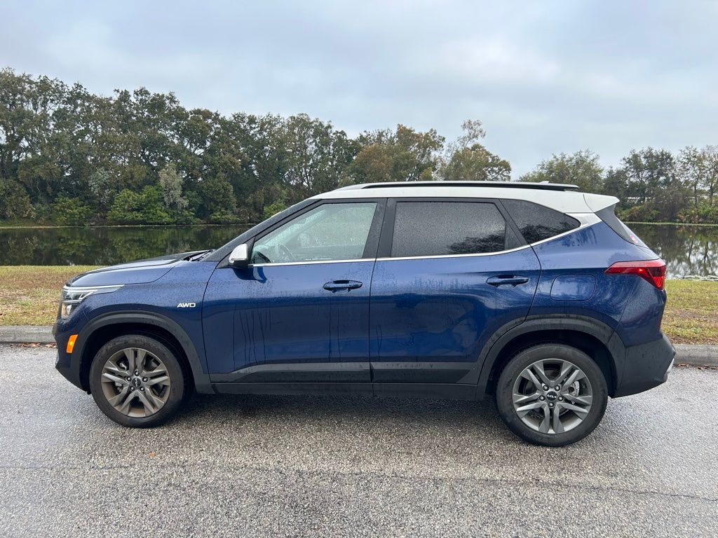 Thumbnail: 2023 Kia Seltos - 2