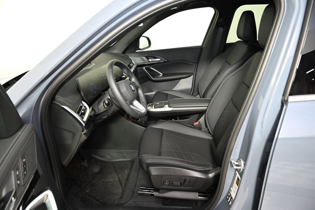 Thumbnail: 2026 BMW X1 - 14