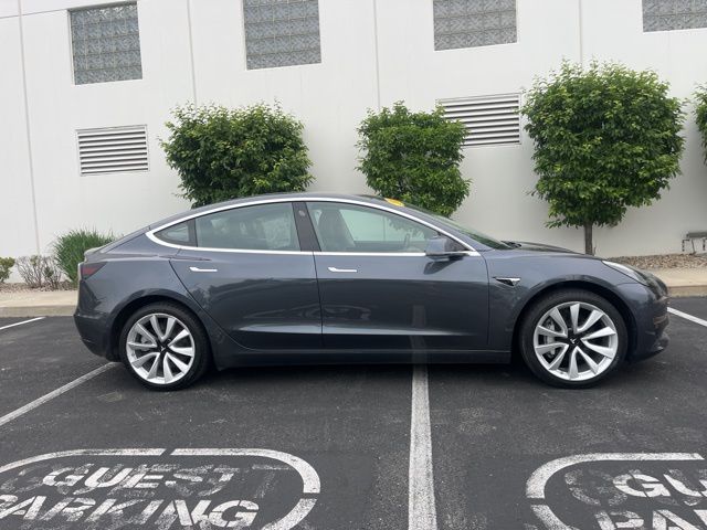 2018 Tesla Model 3 Mid Range 4