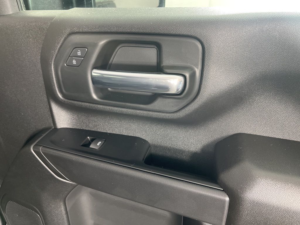 Thumbnail: 2026 Chevrolet Silverado 2500 - 9