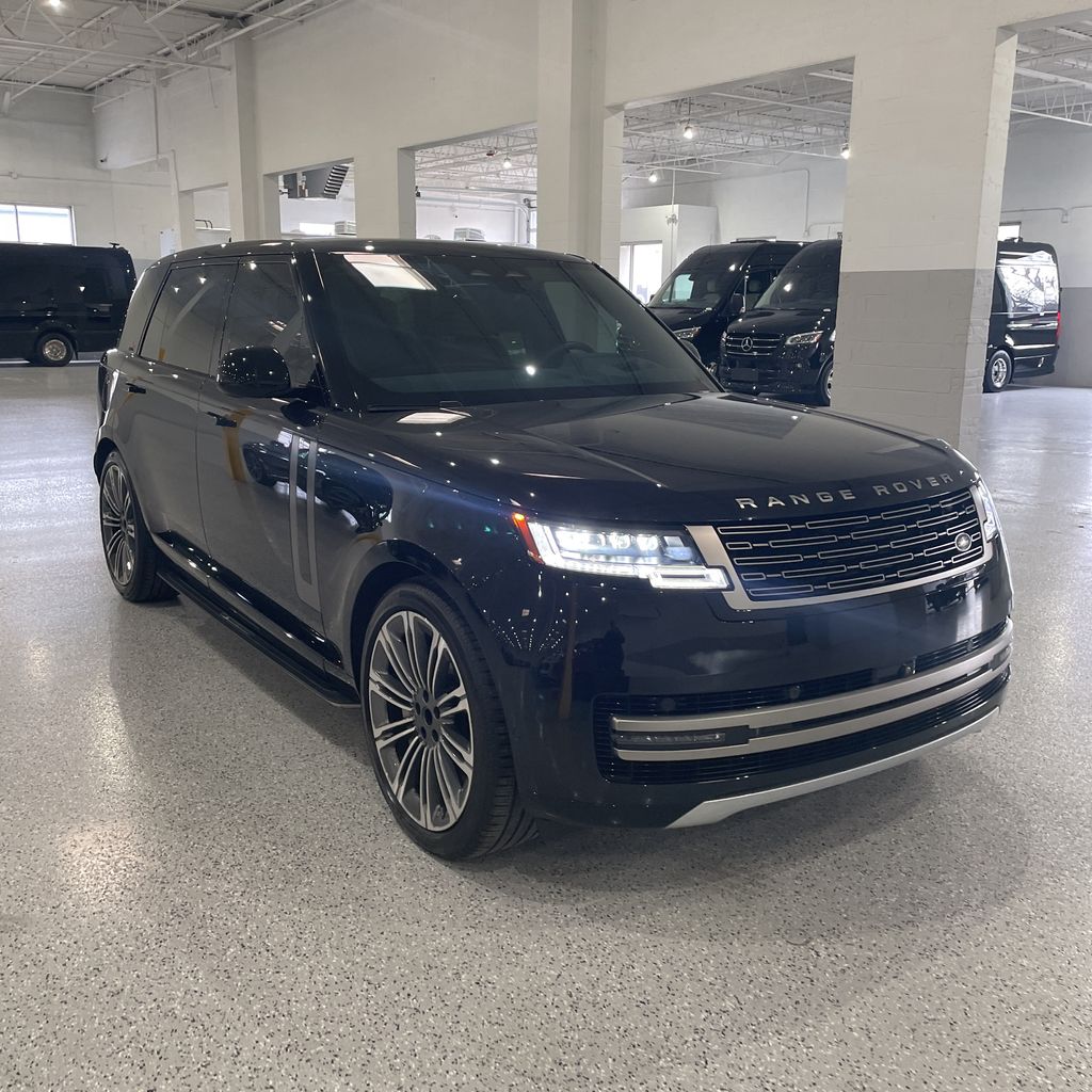 2025 Land Rover Range Rover P530 SE LWB AWD