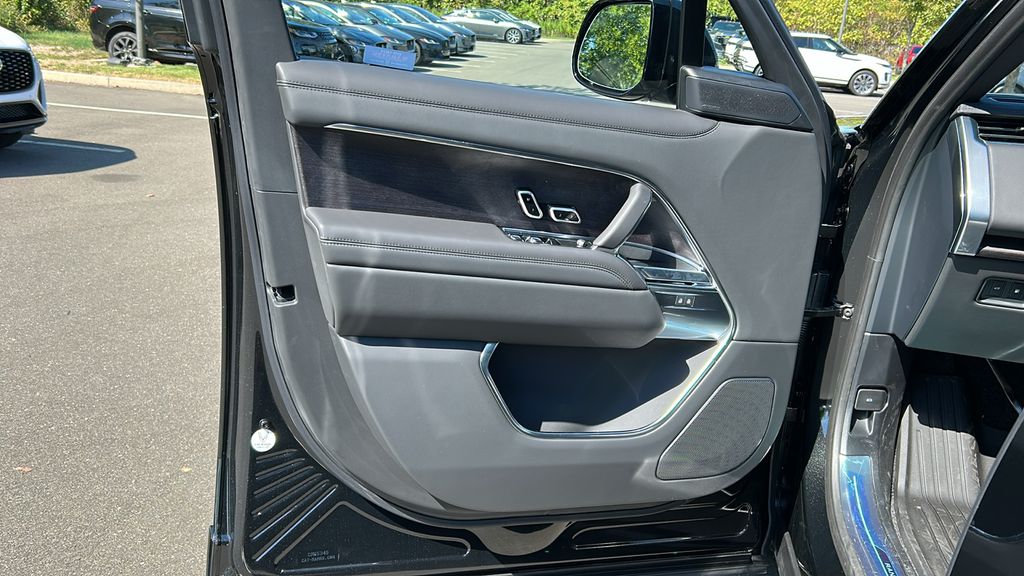 new 2025 Land Rover Range Rover Plug-In Hybrid car, priced at $130,292