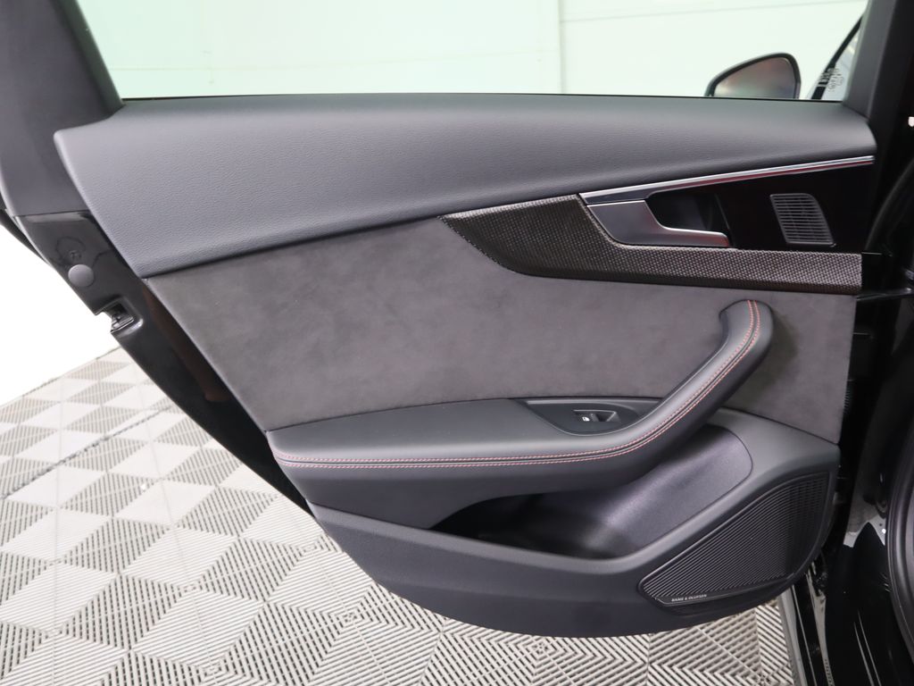 Thumbnail: 2021 Audi S4 - 27