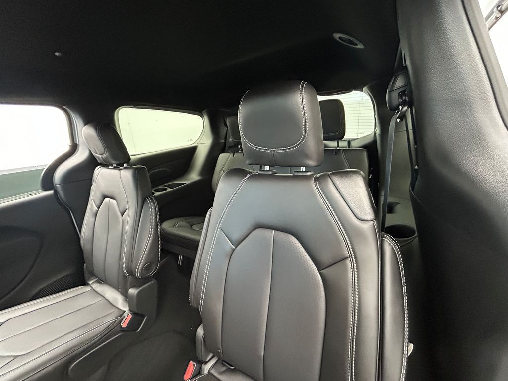 New 2026 Bright White Clearcoat Chrysler LX image 22