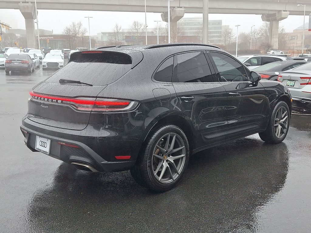 Thumbnail: 2022 Porsche Macan - 4