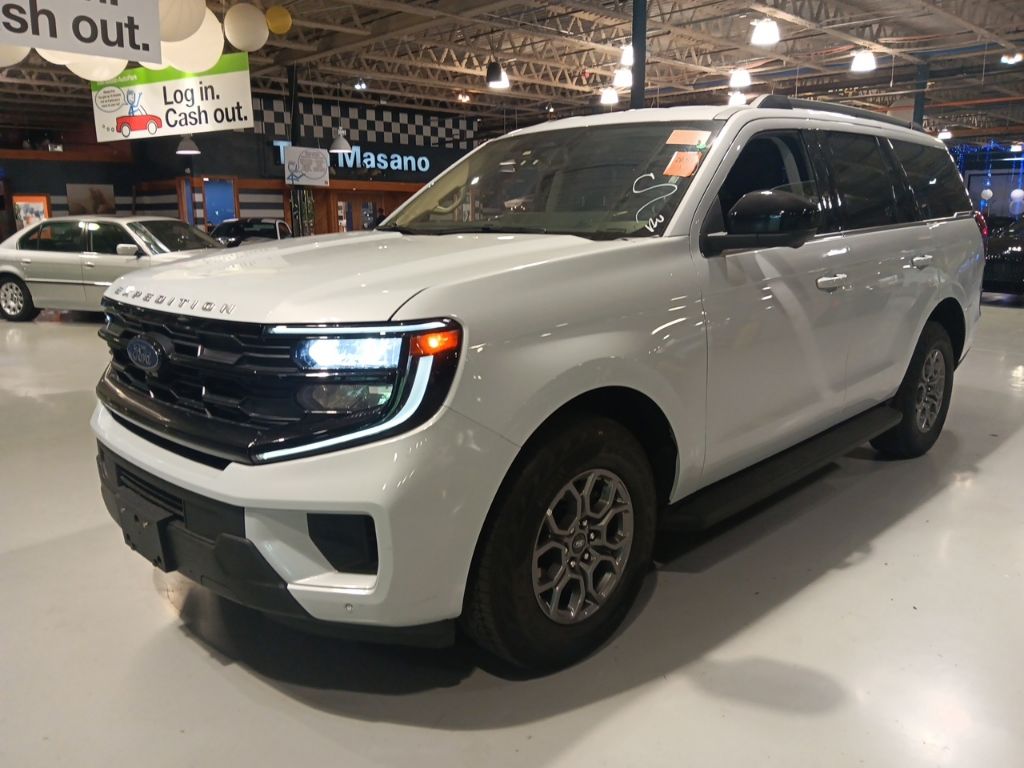 Silver Metallic 2025 Ford Expedition Active 4WD SUV / Crossover Four-Wheel Drive Automatic