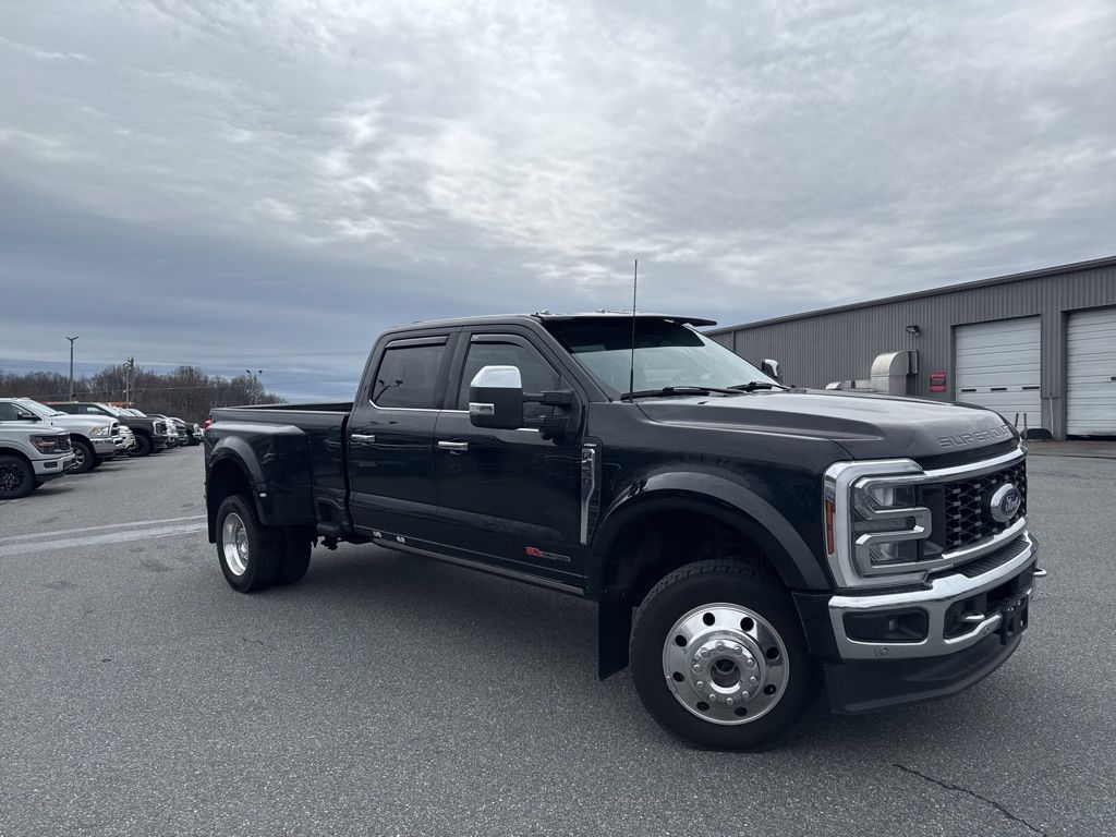 2024 Ford F-450 Super Duty Lariat Crew Cab LB DRW 4WD
