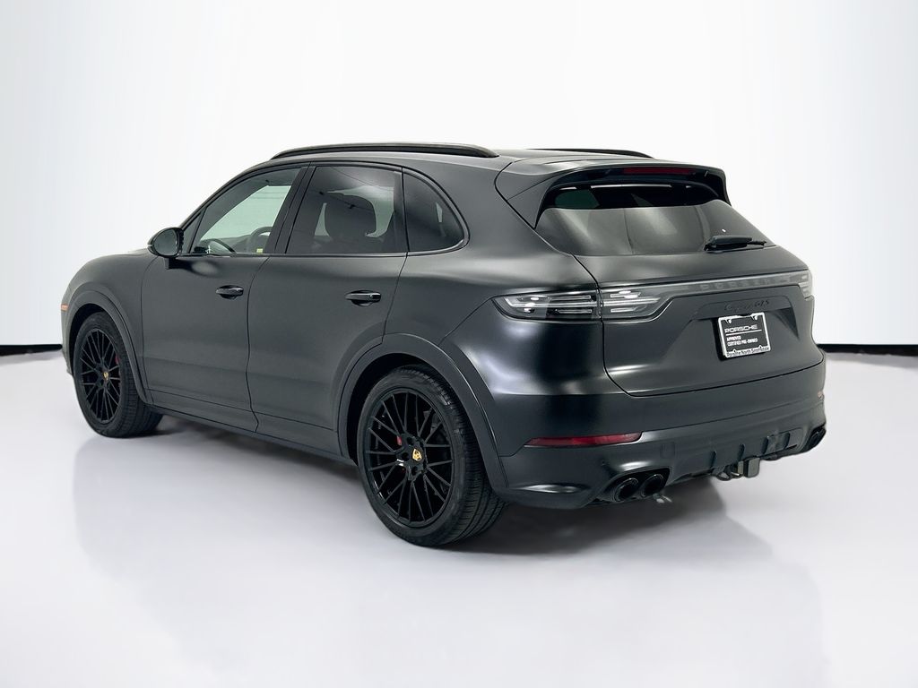Thumbnail: 2021 Porsche Cayenne - 3