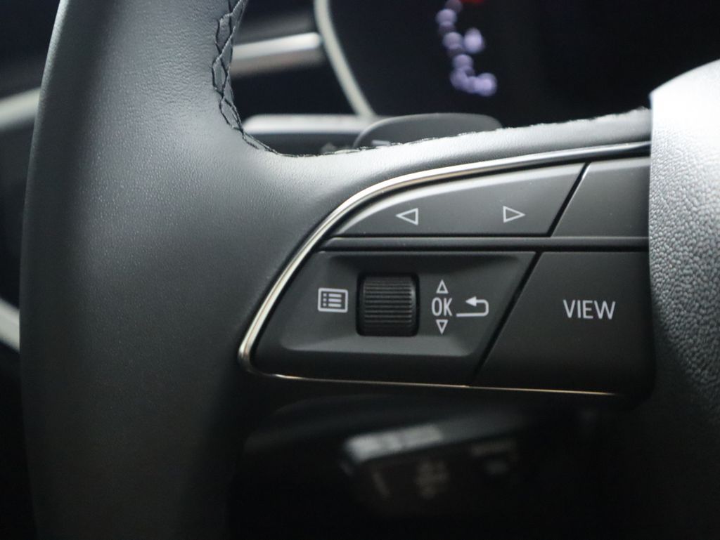 Thumbnail: 2025 Audi Q3 - 12