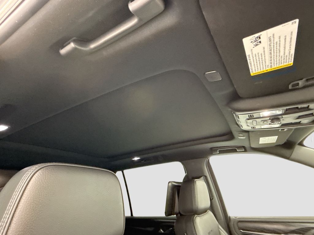 Thumbnail: 2021 GMC Yukon XL - 17