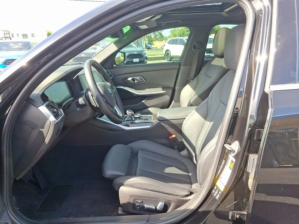 Thumbnail: 2020 BMW 3 Series - 13