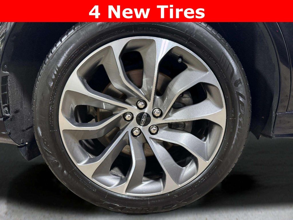 Certified Used 2022 Infinite Black Metallic Clearcoat Lincoln Grand Touring image 30