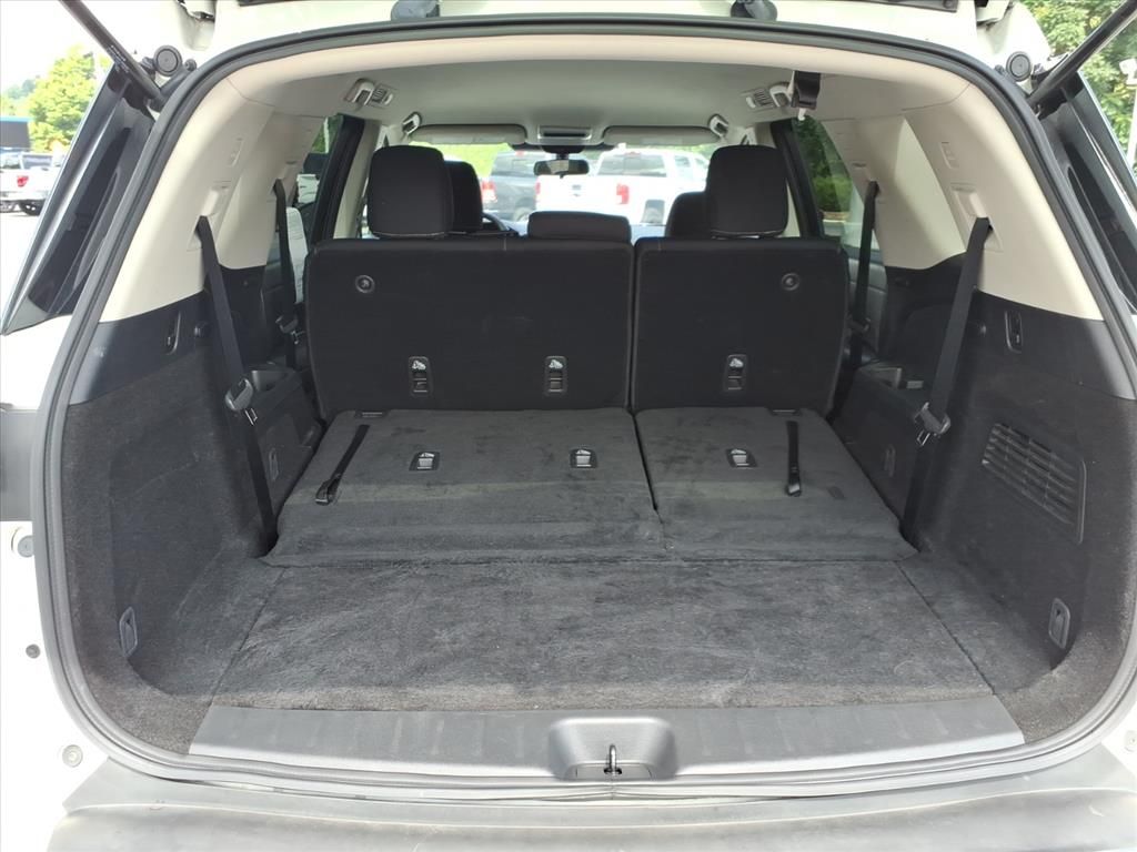 Used 2023 White Nissan S image 11