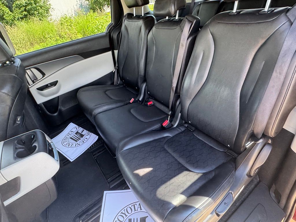 Used 2022 Kia Carnival Van
