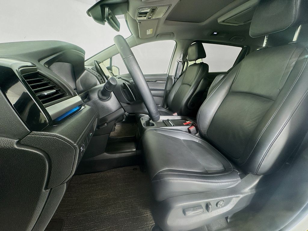 Used Car 2023 Honda Odyssey  Touring For Sale Under $35,000 In Austin, Texas