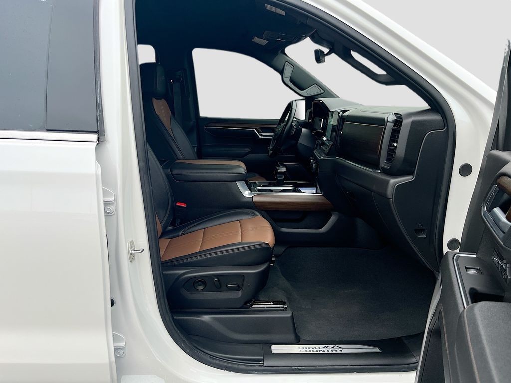 Used 2025 Beige Chevrolet High Country image 29