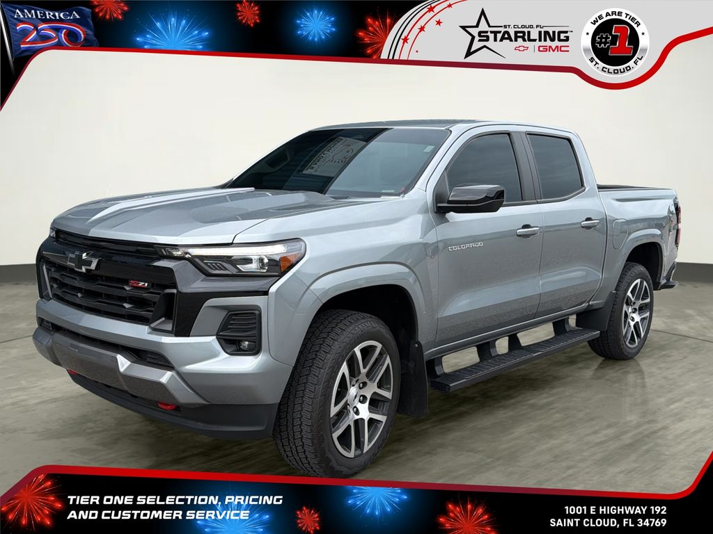 Sterling Gray Metallic 2024 Chevrolet Colorado Pickup Truck Four-Wheel Drive 8-Speed Automatic